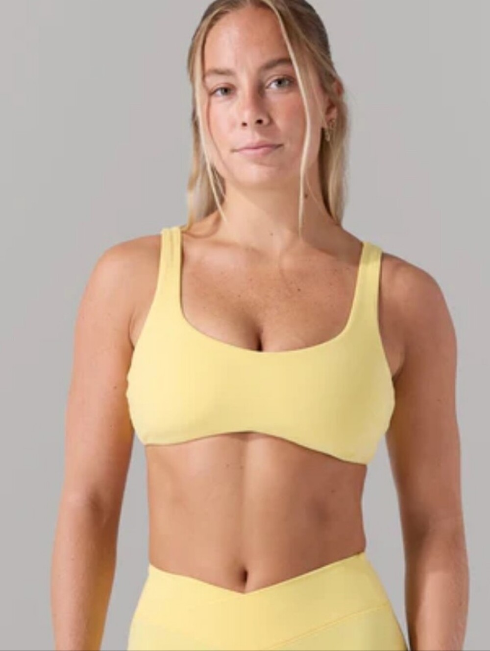 Alphalete Lina Sports Bra - Canary Yellow, size XS